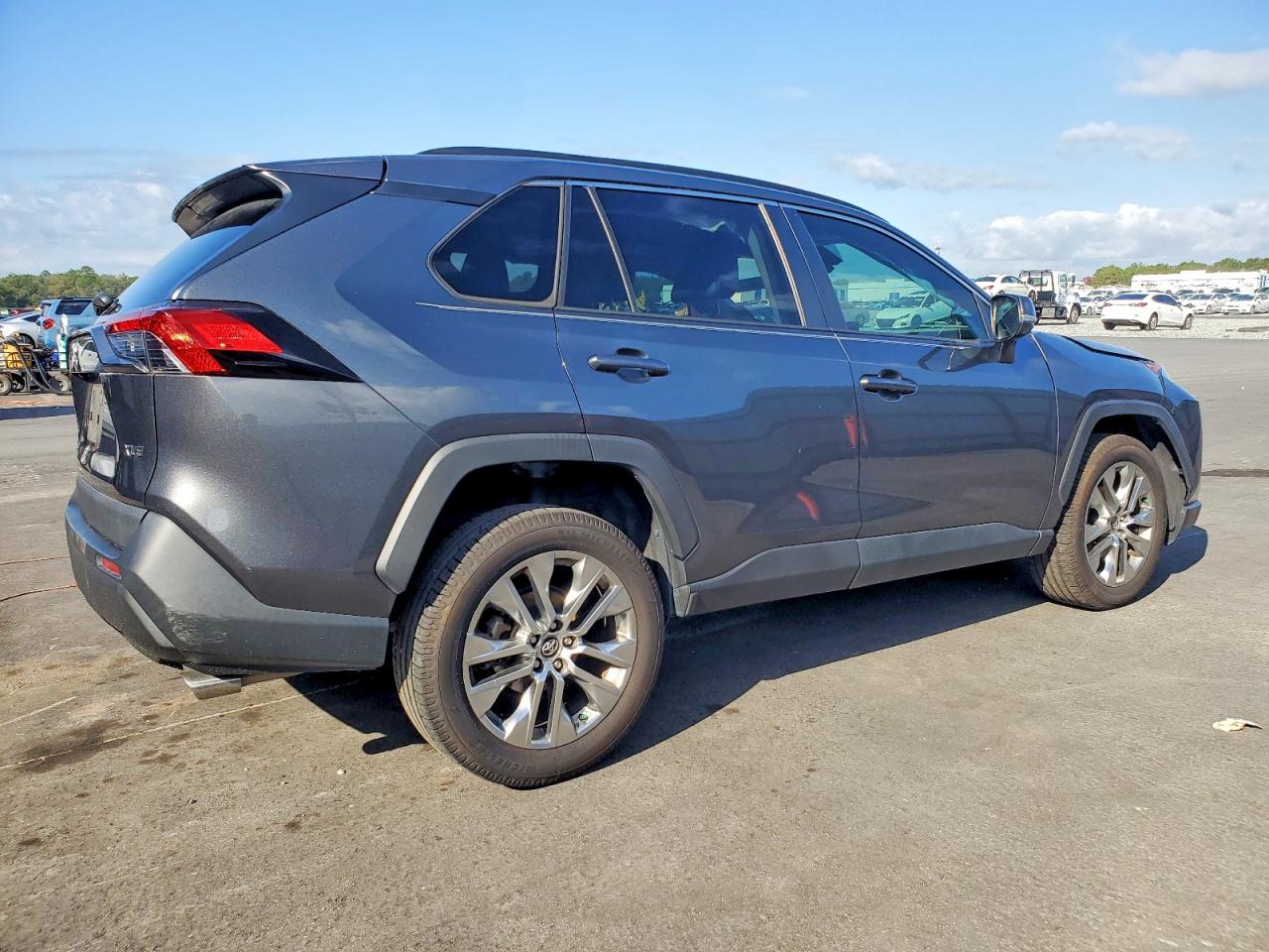 2021 TOYOTA RAV4 XLE PREMIUM photo 3