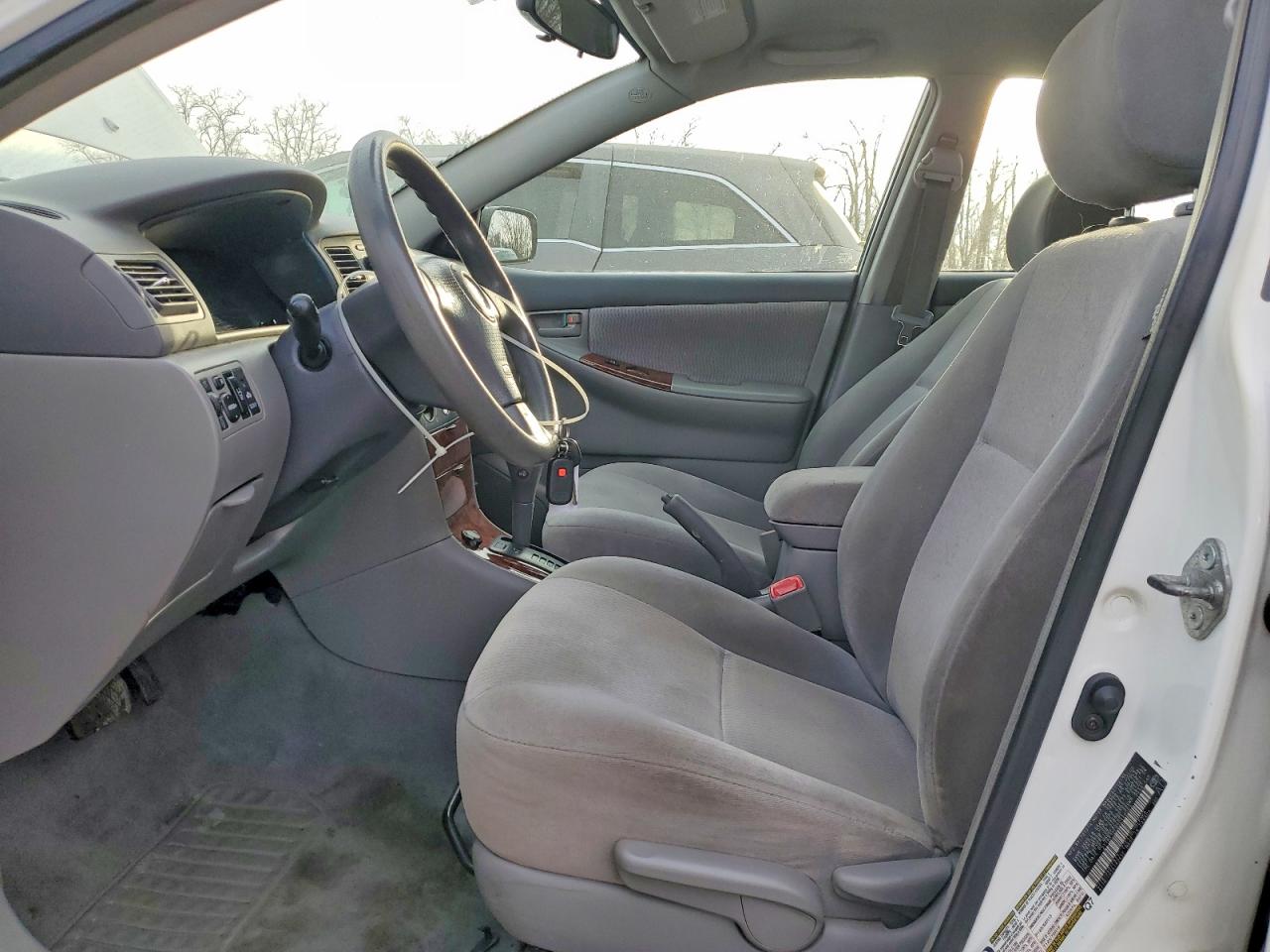 2005 TOYOTA COROLLA CE photo 6