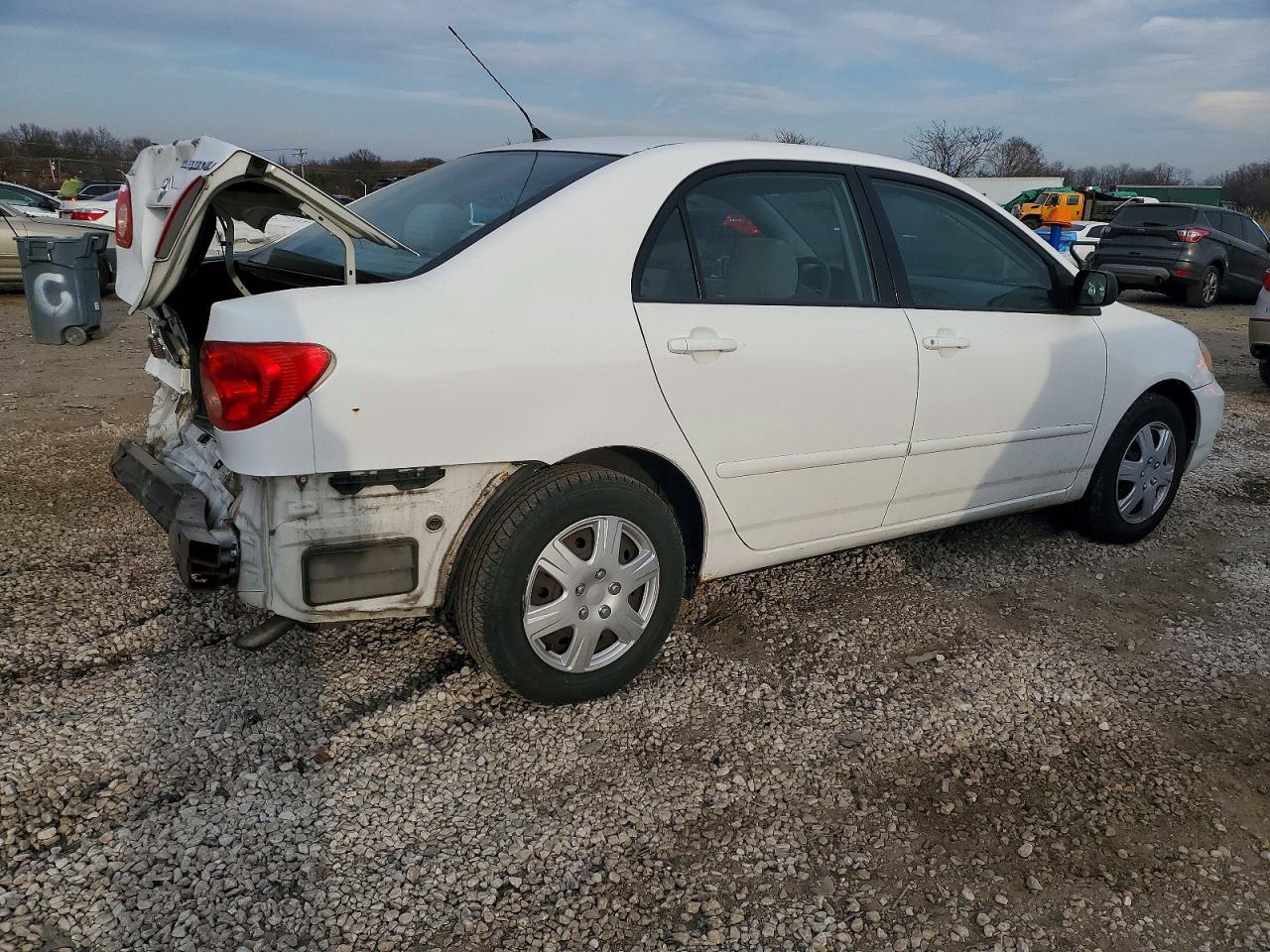 2005 TOYOTA COROLLA CE photo 2