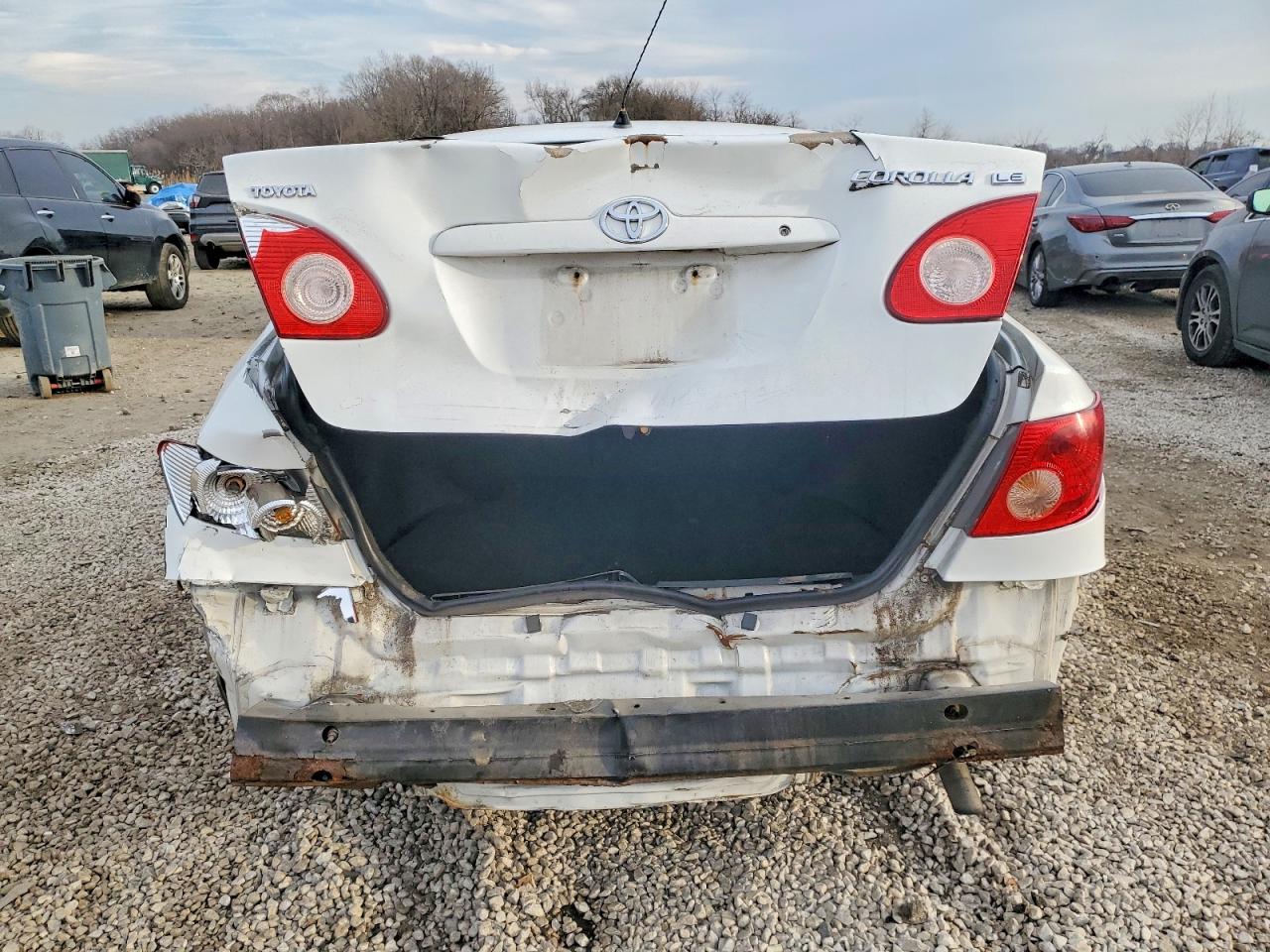 2005 TOYOTA COROLLA CE photo 5