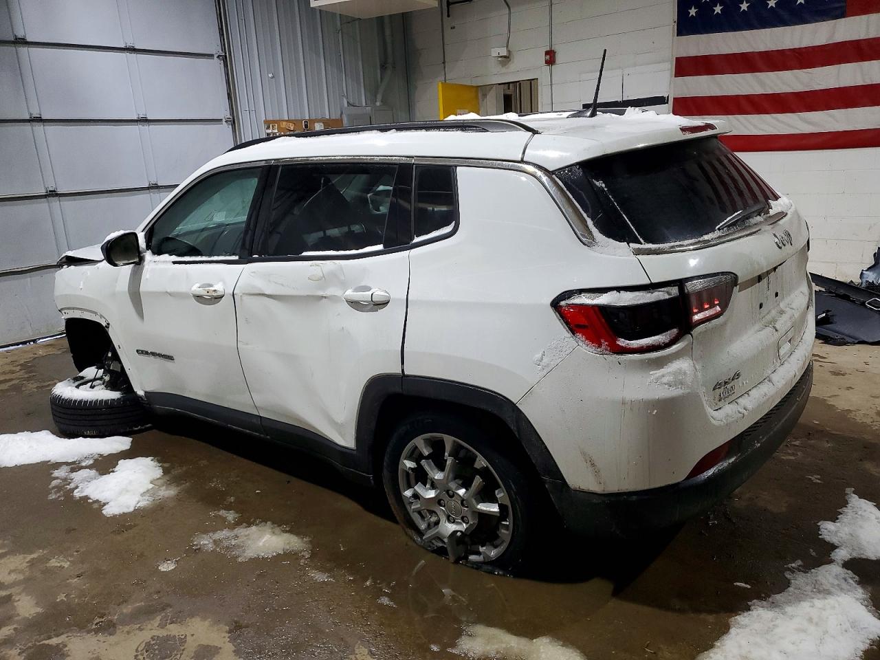 2022 JEEP COMPASS LATITUDE LUX photo 4