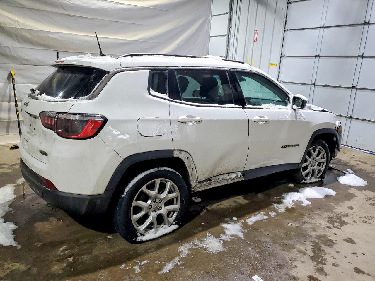 2022 JEEP COMPASS LATITUDE LUX photo 7