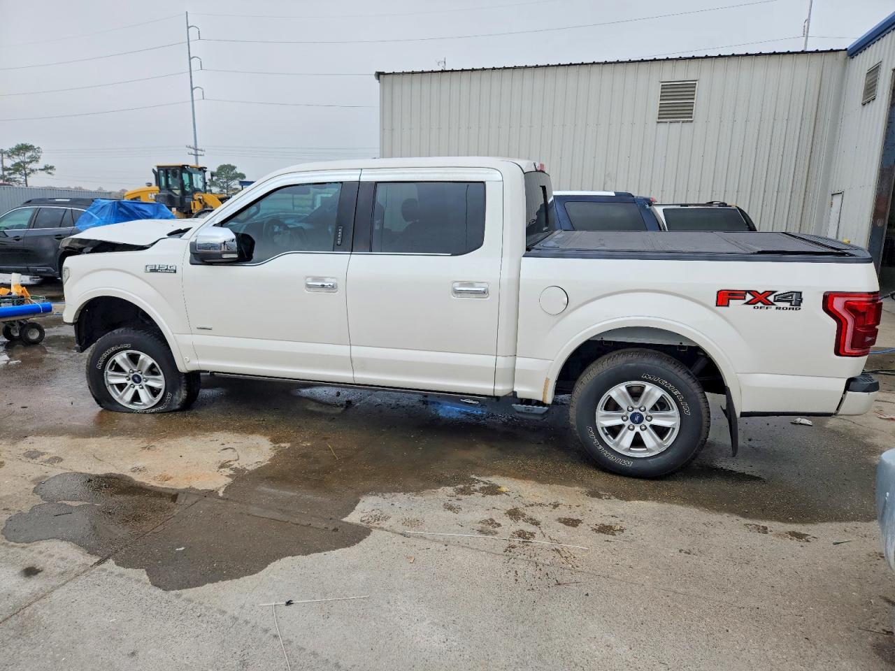 2015 FORD F150 SUPERCREW photo 2