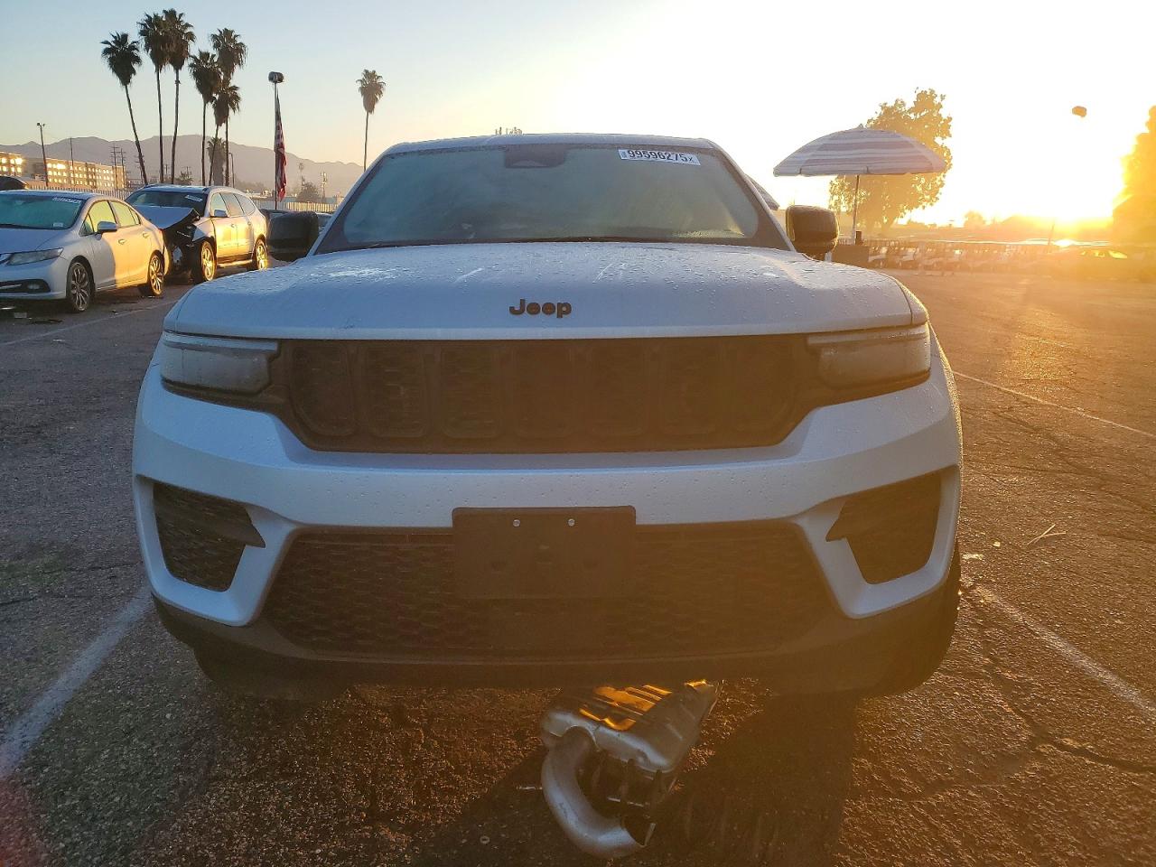 2024 JEEP GRAND CHEROKEE LAREDO photo 5