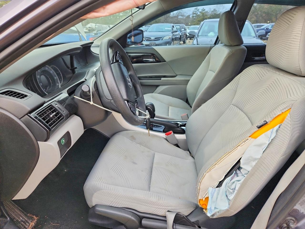 2016 HONDA ACCORD LX photo 7