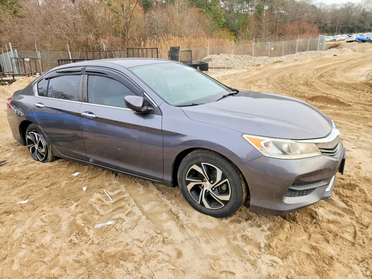 2016 HONDA ACCORD LX photo 4