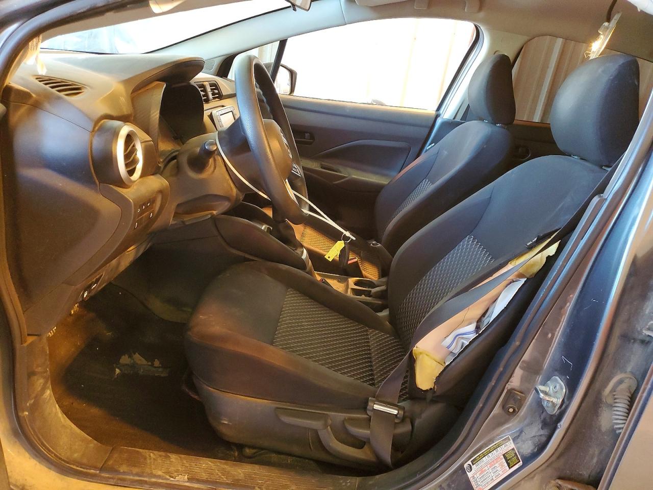 2021 NISSAN VERSA S photo 7