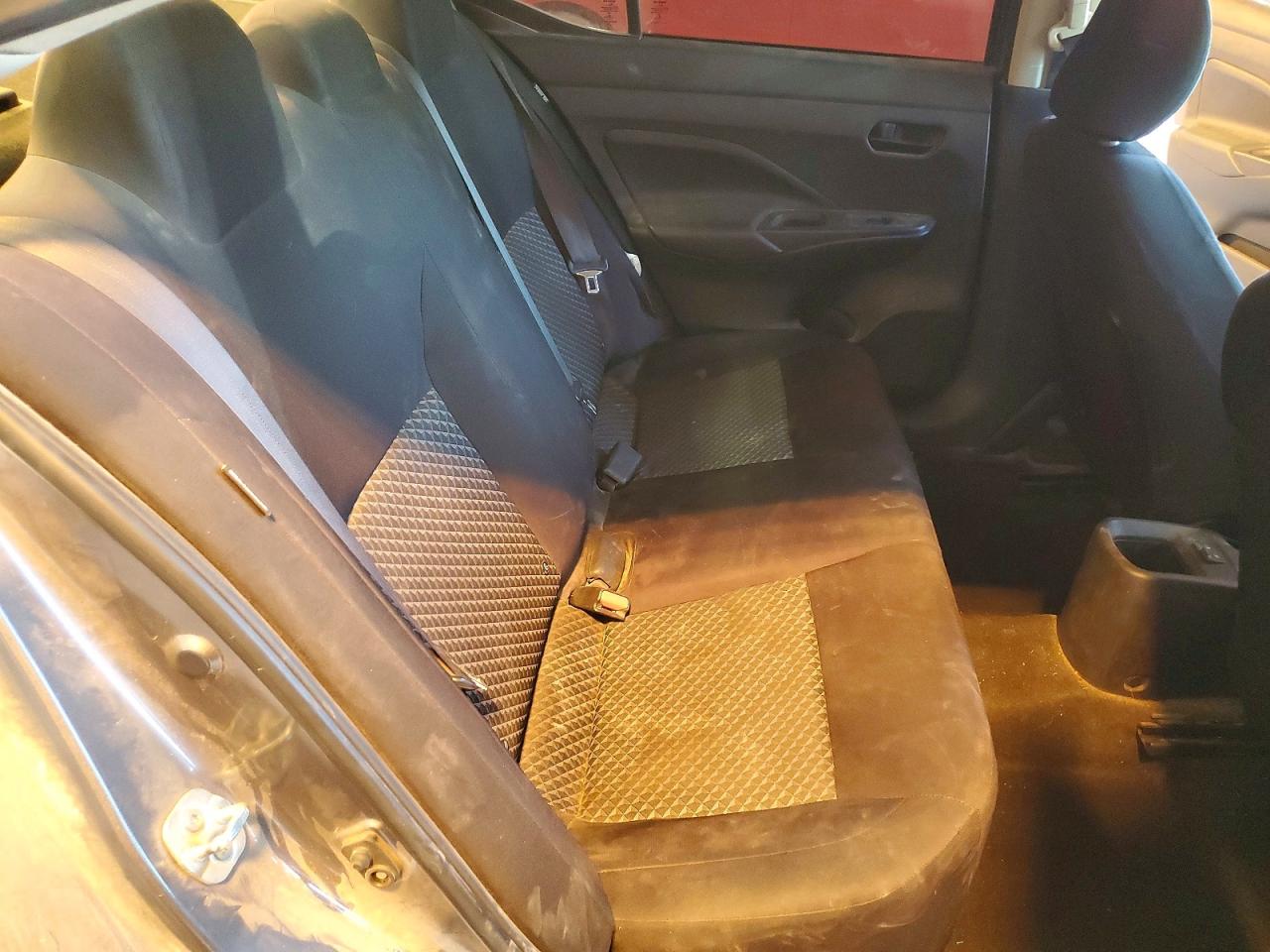 2021 NISSAN VERSA S photo 10