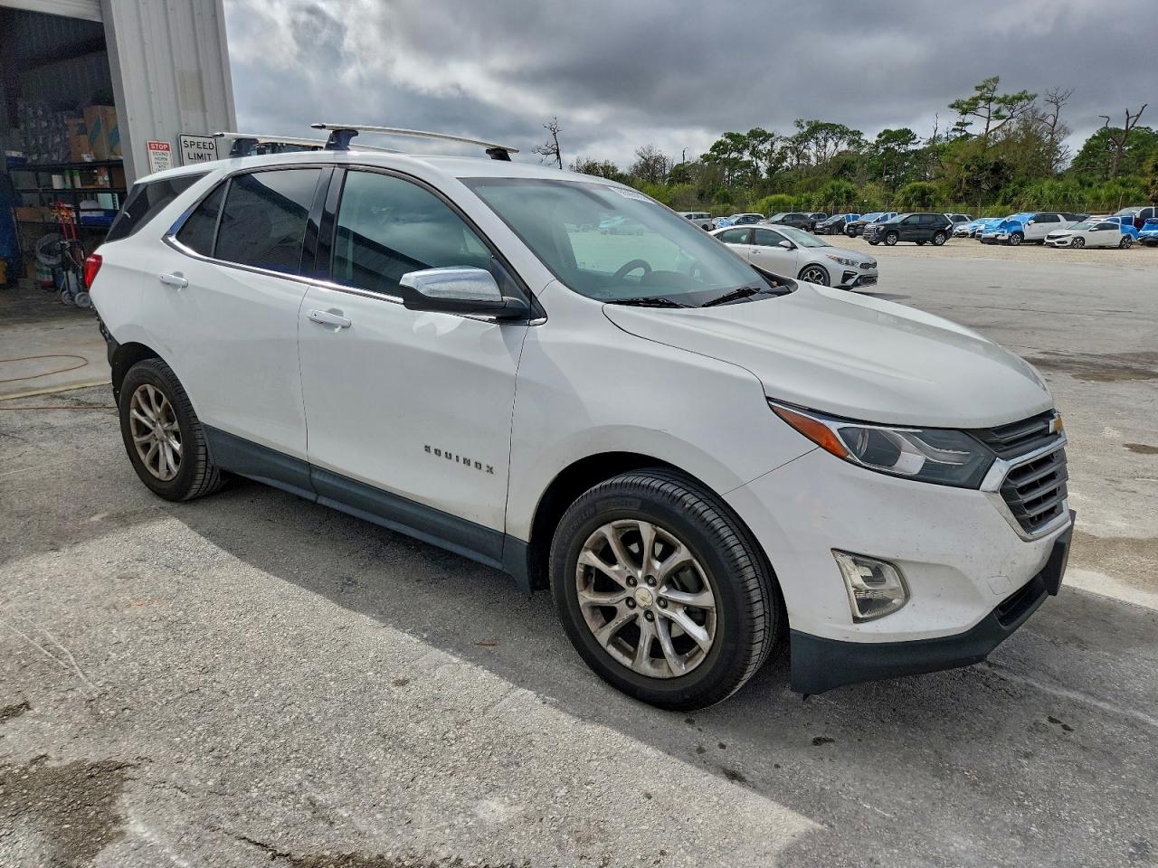 2018 CHEVROLET EQUINOX LT photo 4