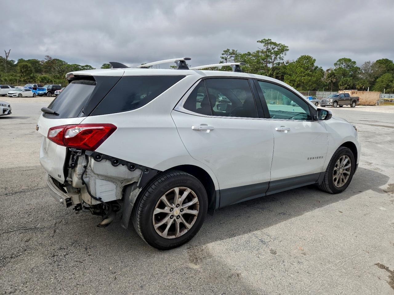 2018 CHEVROLET EQUINOX LT photo 3