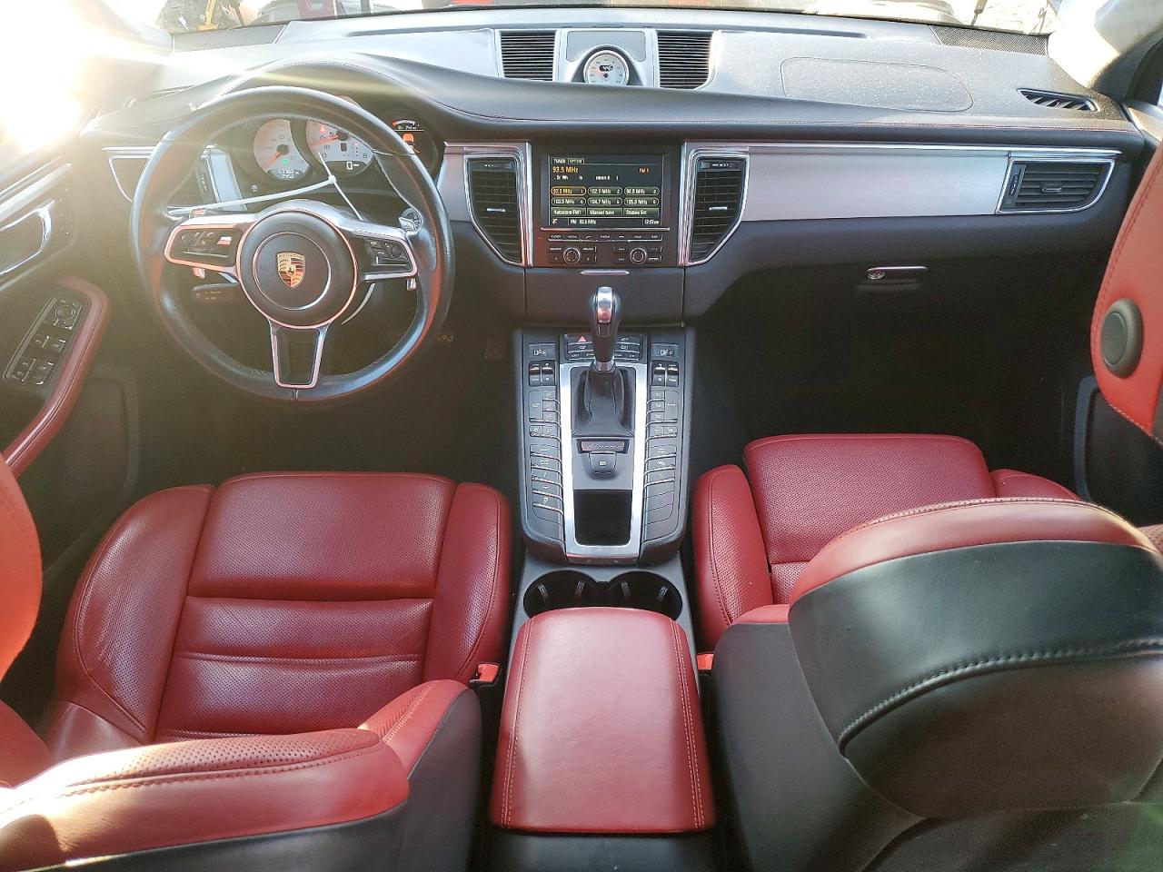 2016 PORSCHE MACAN TURBO photo 15