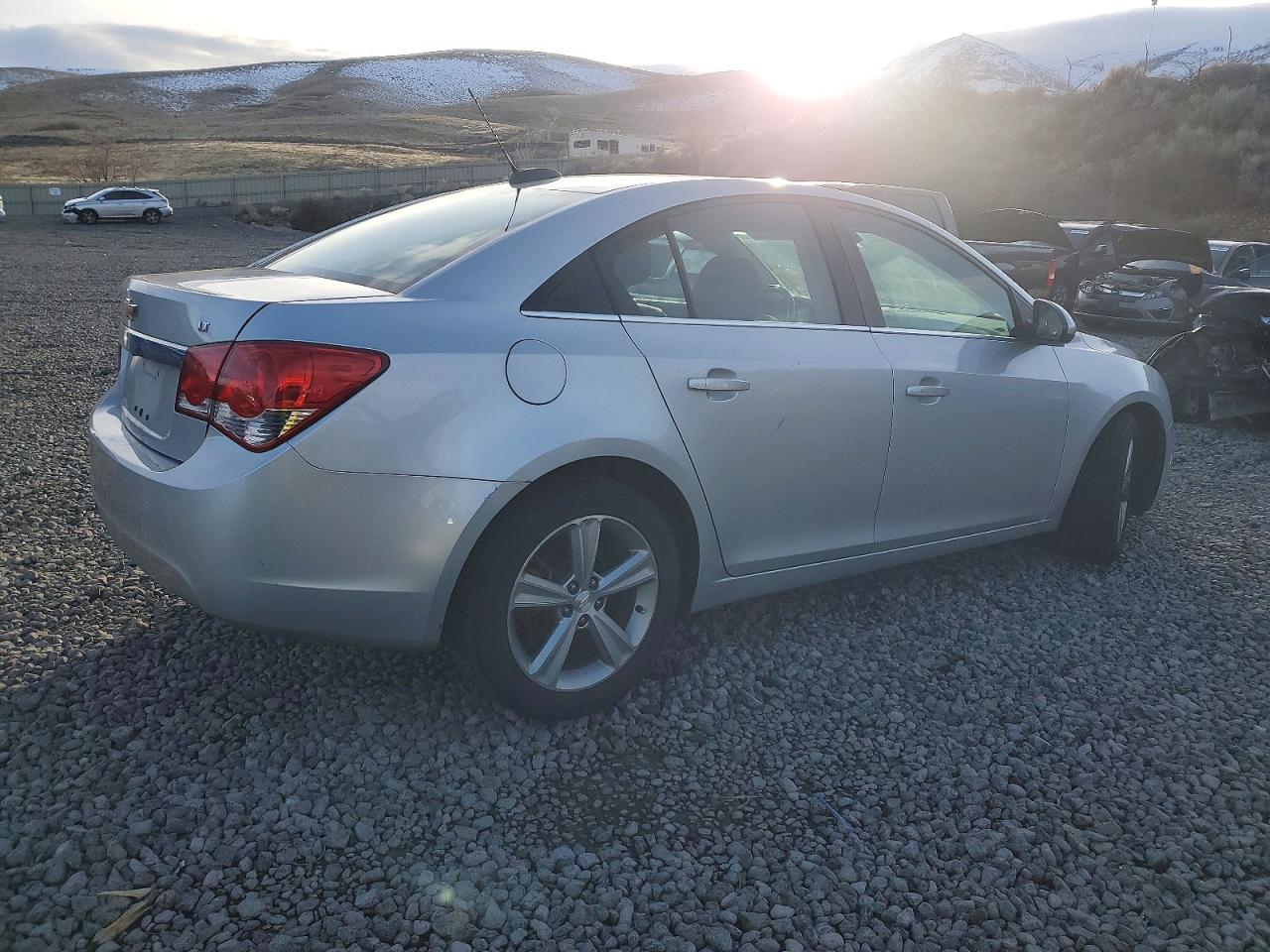 2015 CHEVROLET CRUZE LT photo 3