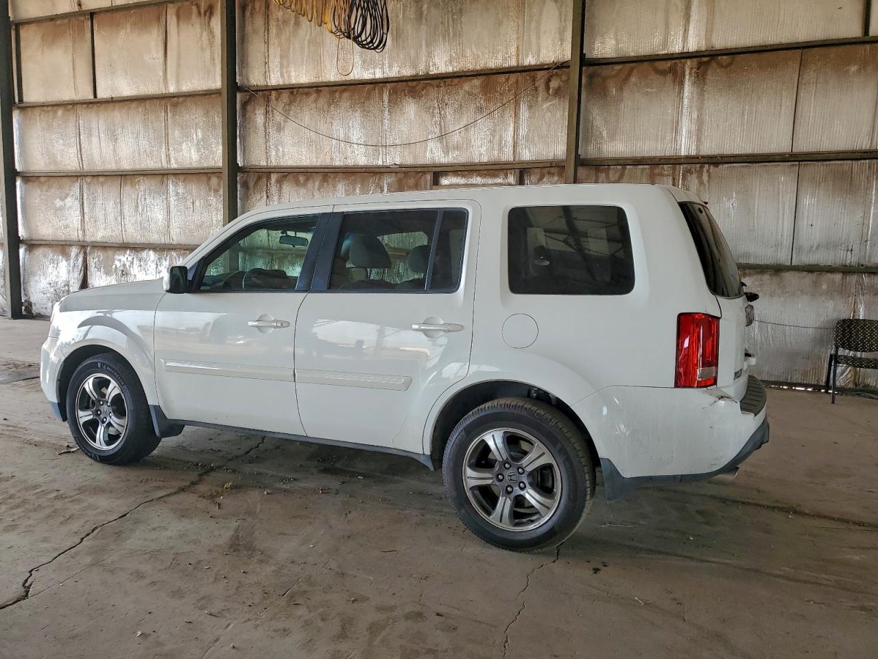 2015 HONDA PILOT SE photo 2