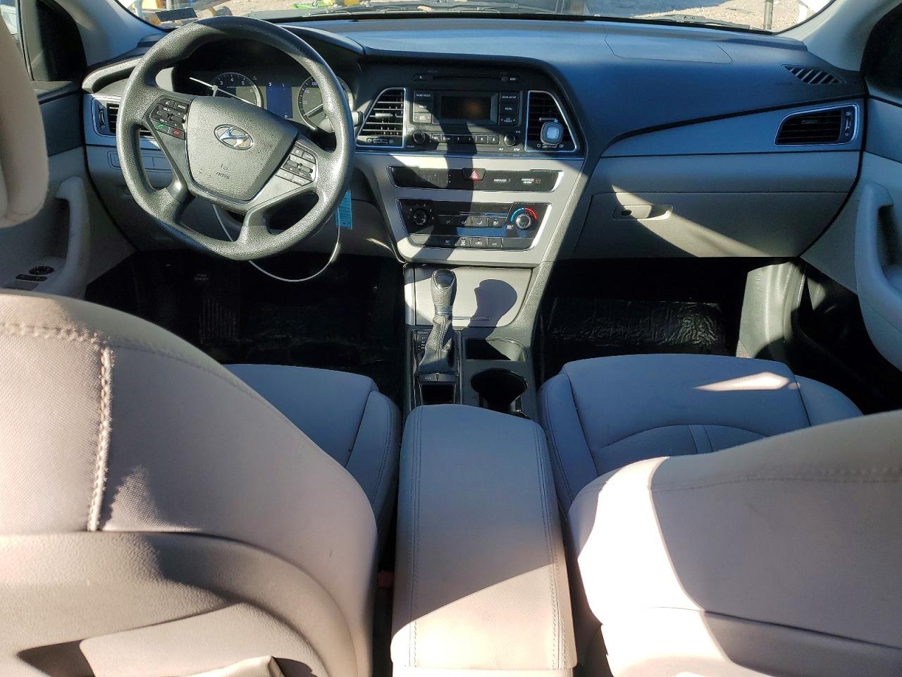 2015 HYUNDAI SONATA SE photo 8