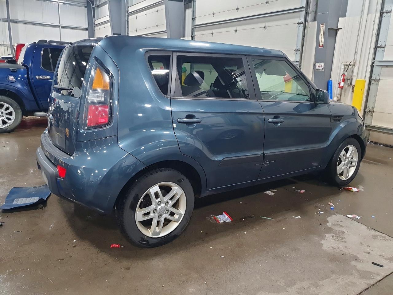 2011 KIA SOUL + photo 3