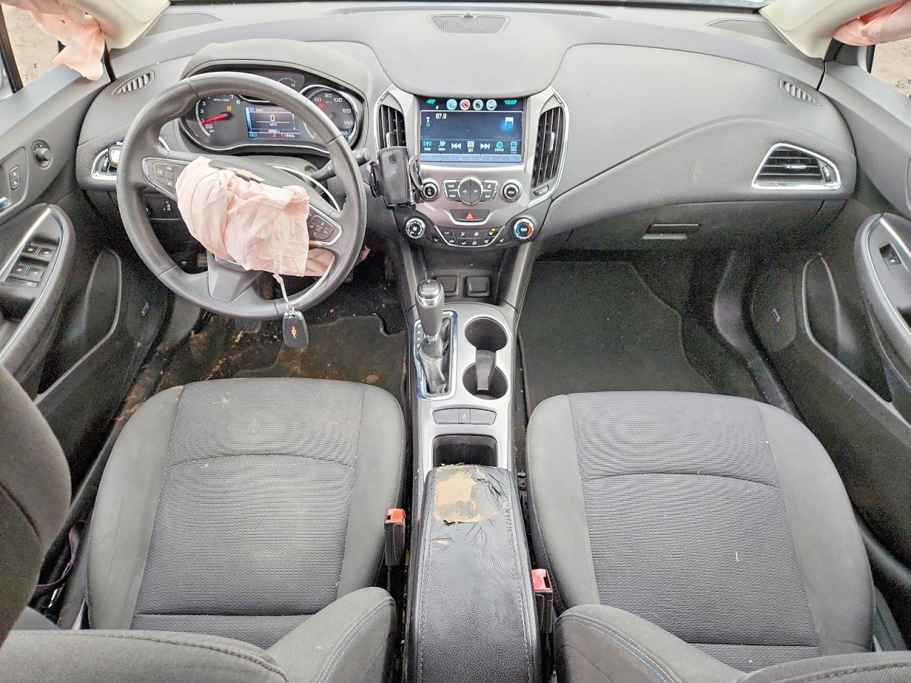 2017 CHEVROLET CRUZE LT photo 8