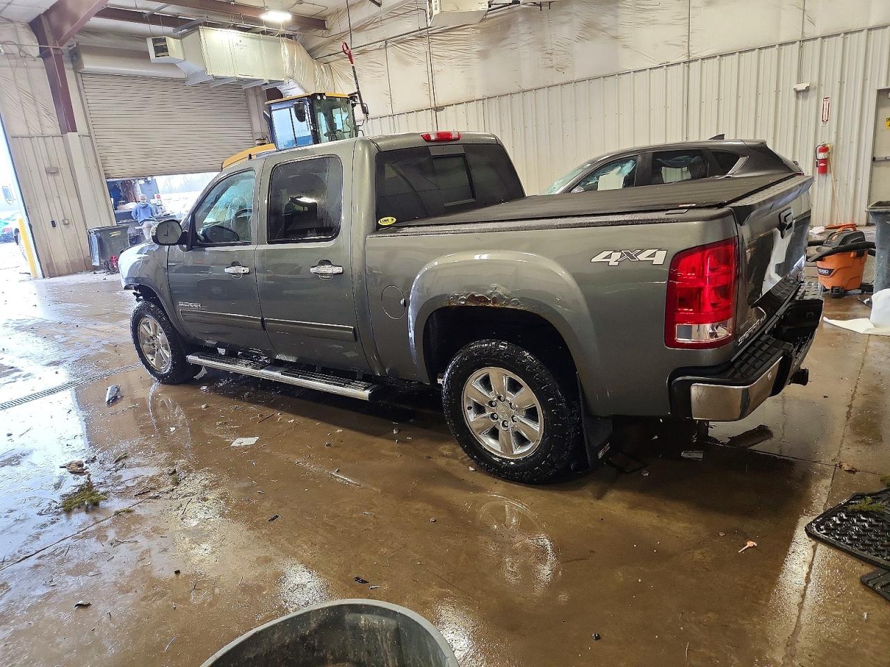 2011 GMC SIERRA K1500 SLE photo 2