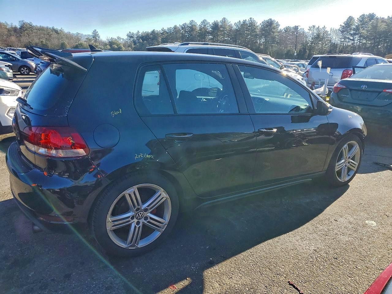 2013 VOLKSWAGEN GTI photo 3