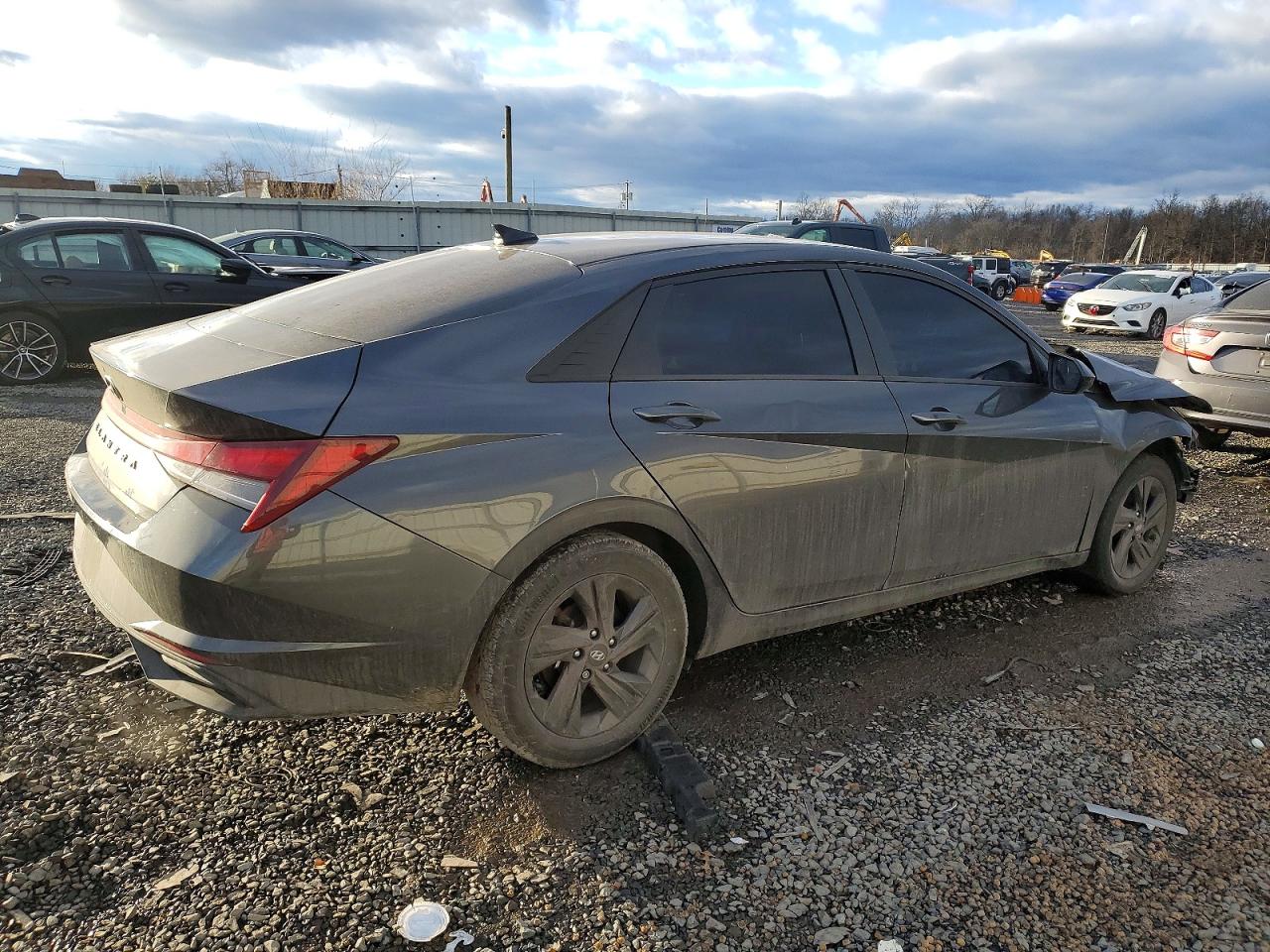 2021 HYUNDAI ELANTRA SEL photo 3