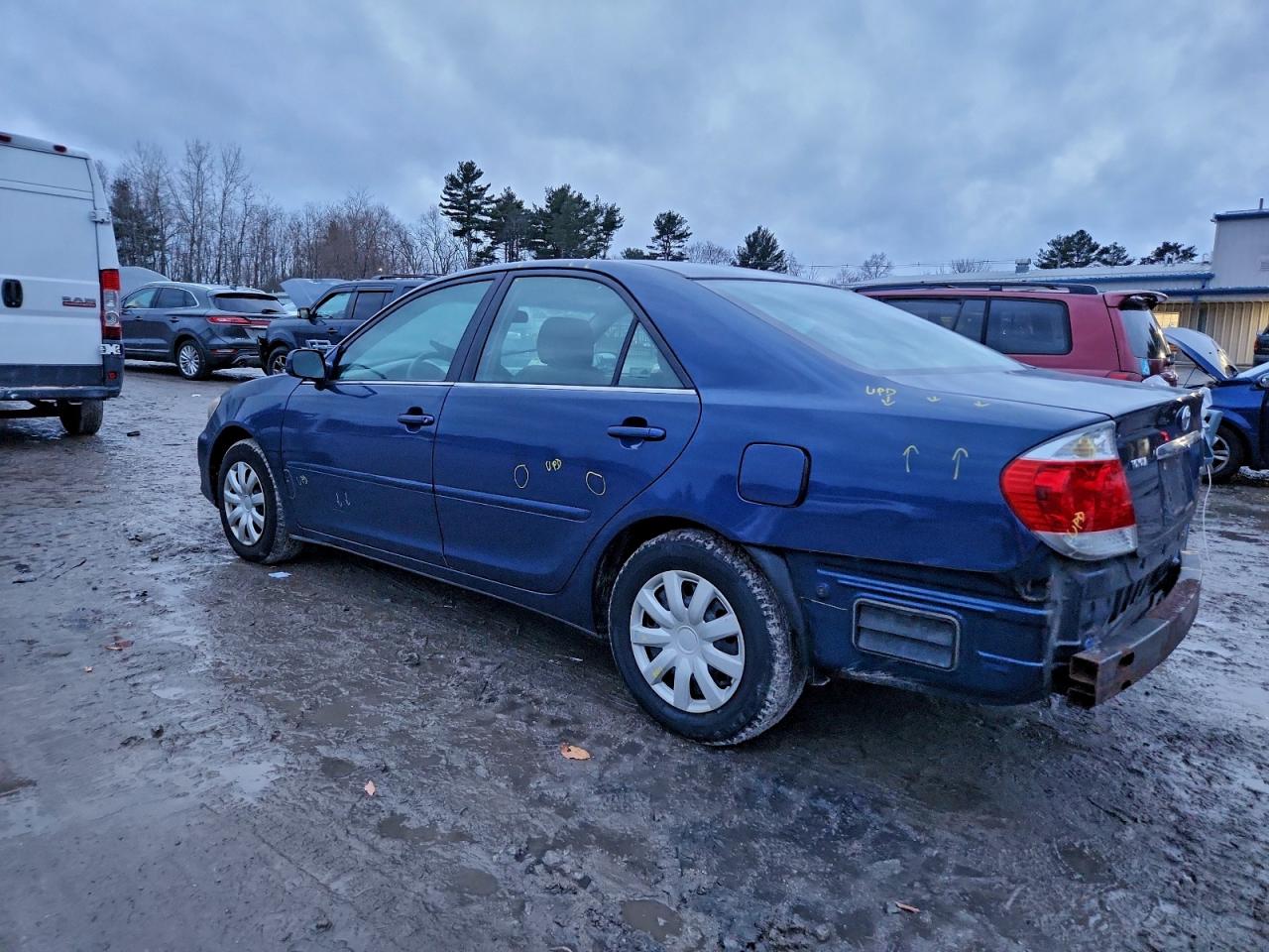 2005 TOYOTA CAMRY LE photo 2