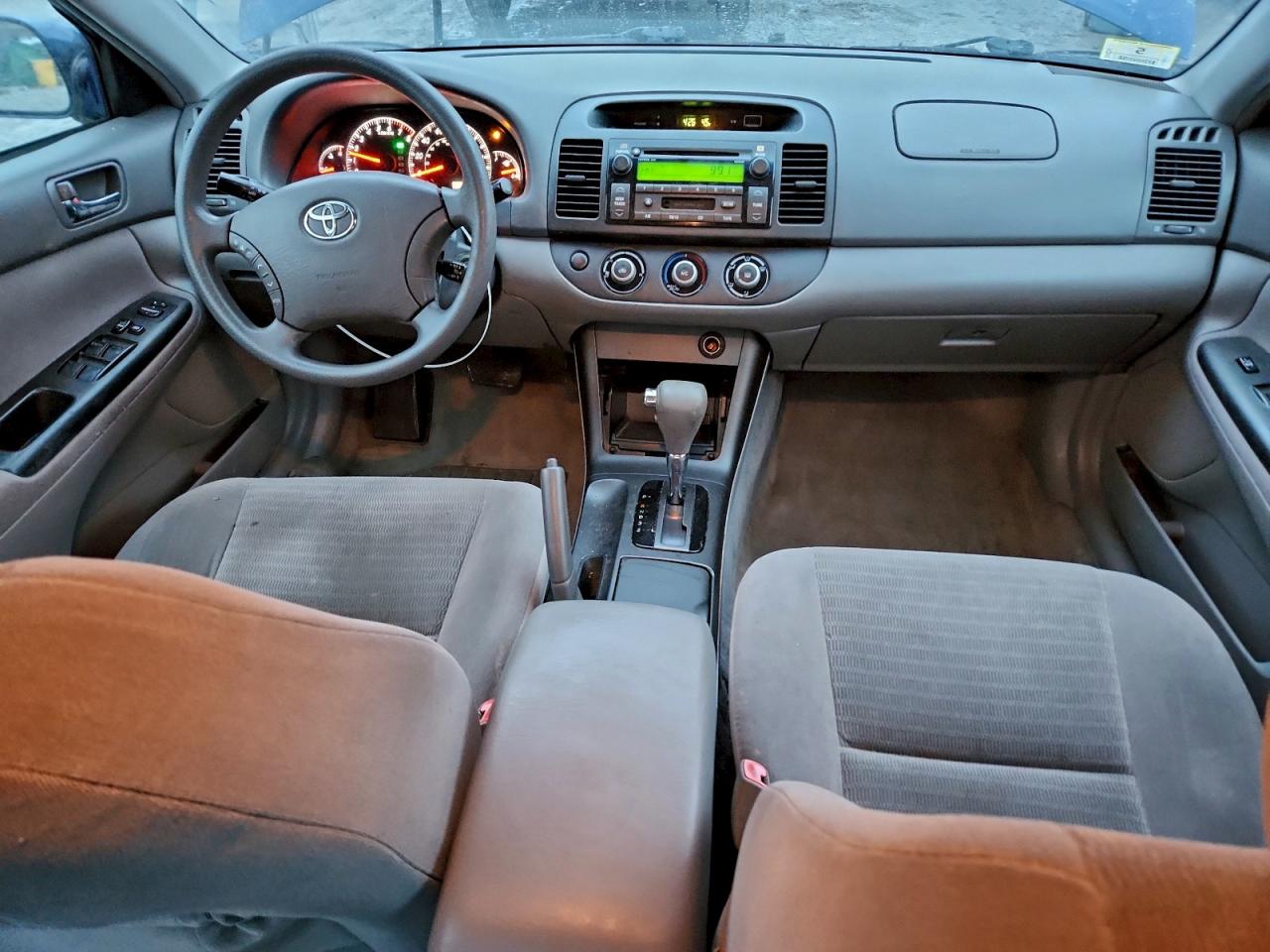 2005 TOYOTA CAMRY LE photo 8