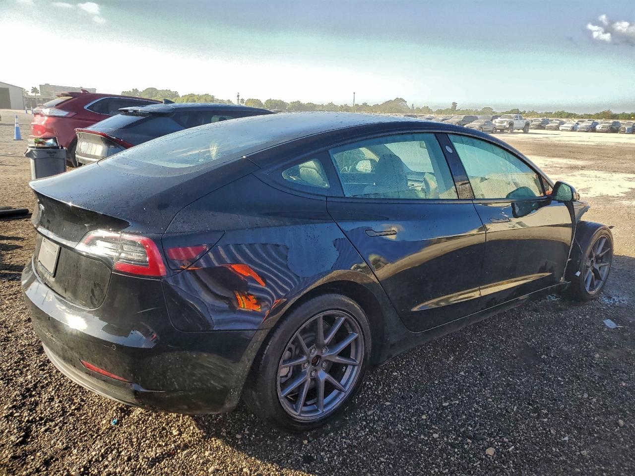 2022 TESLA MODEL 3 photo 3