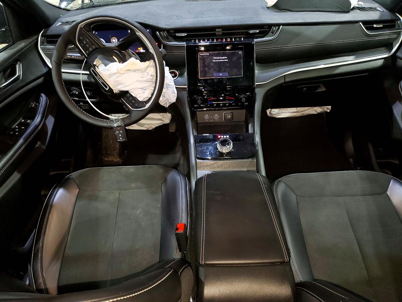 2024 JEEP GRAND CHEROKEE L LAREDO photo 15