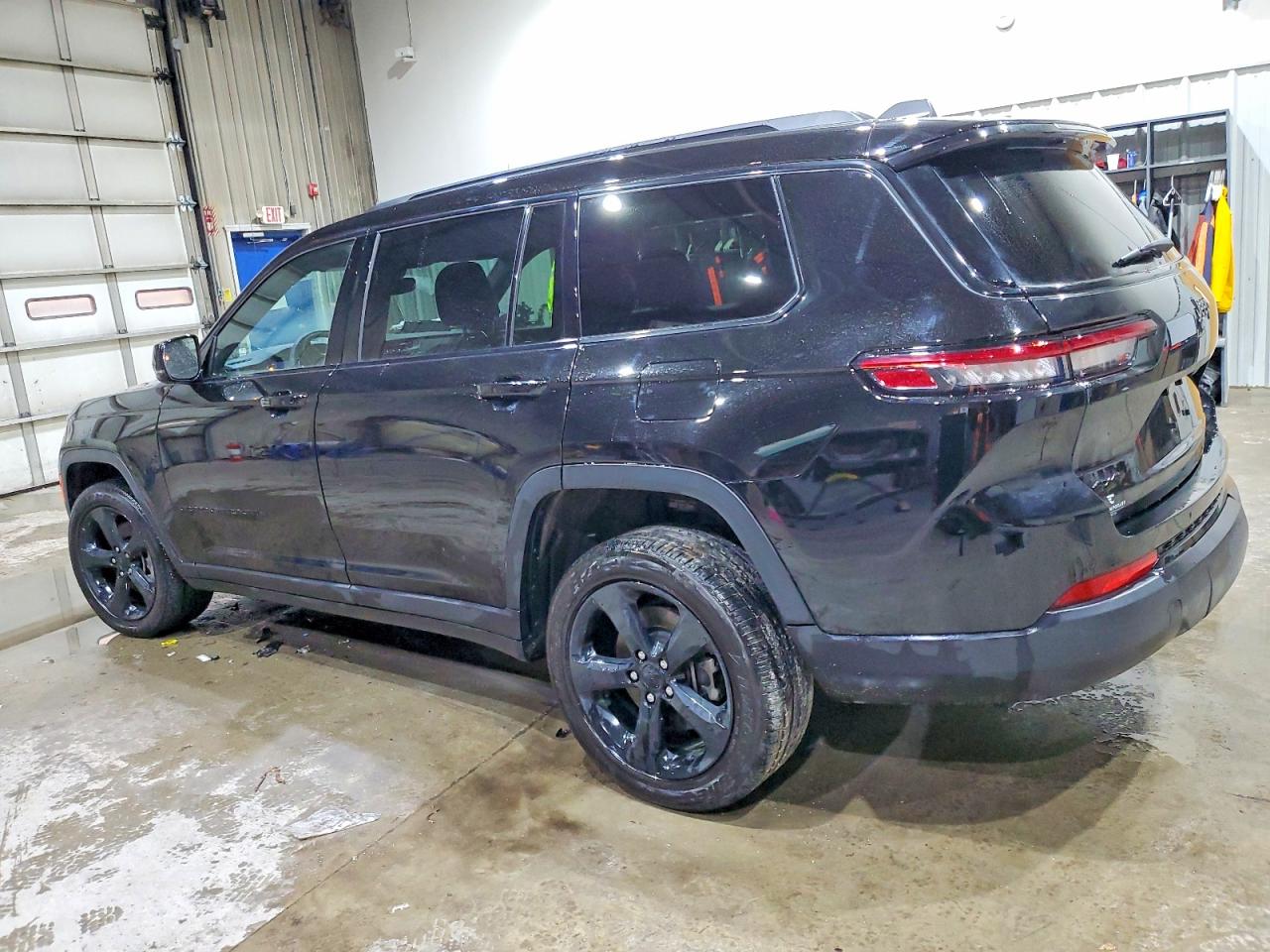 2024 JEEP GRAND CHEROKEE L LAREDO photo 3