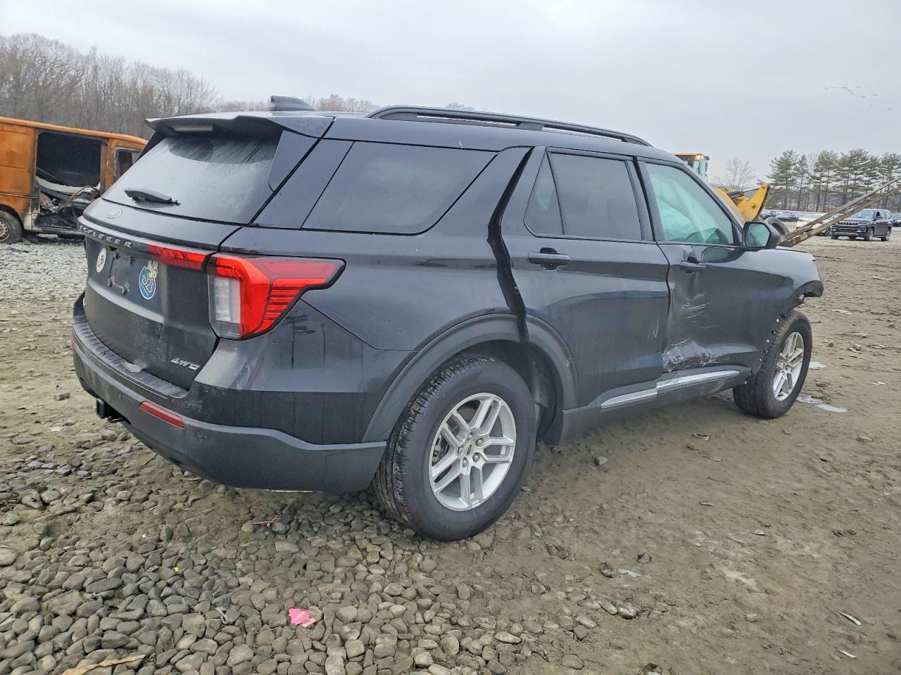 2025 FORD EXPLORER ACTIVE photo 3