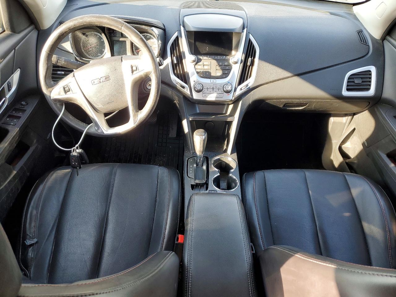 2017 GMC TERRAIN SLT photo 8