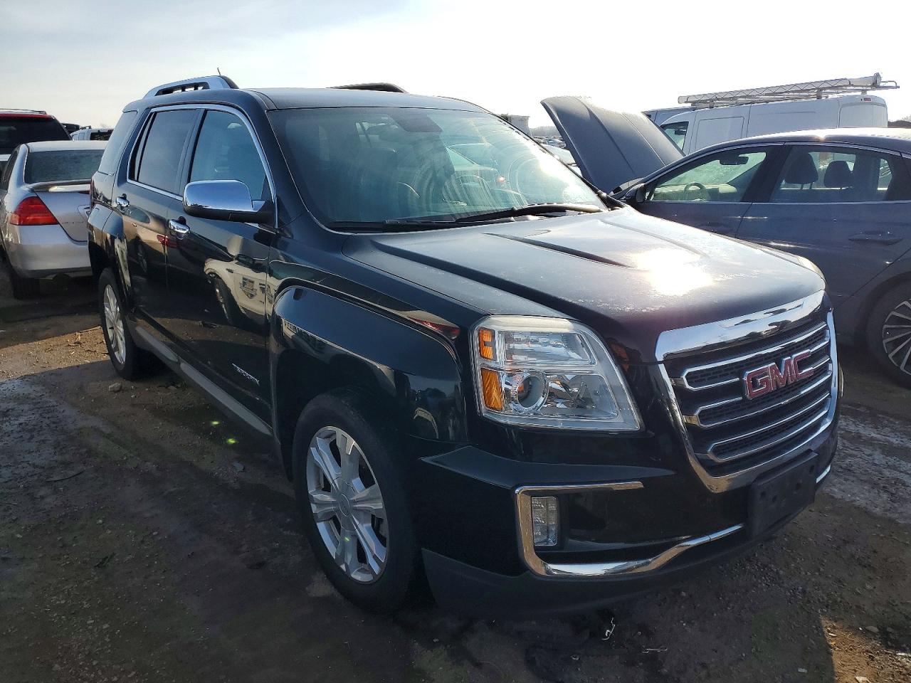 2017 GMC TERRAIN SLT photo 4