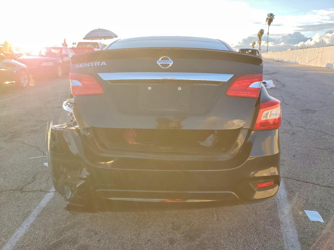2018 NISSAN SENTRA S photo 6