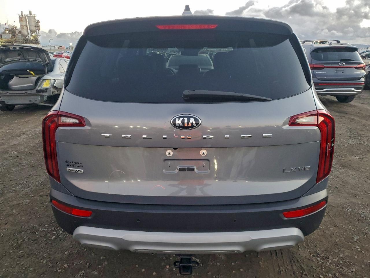 2021 KIA TELLURIDE LX photo 6