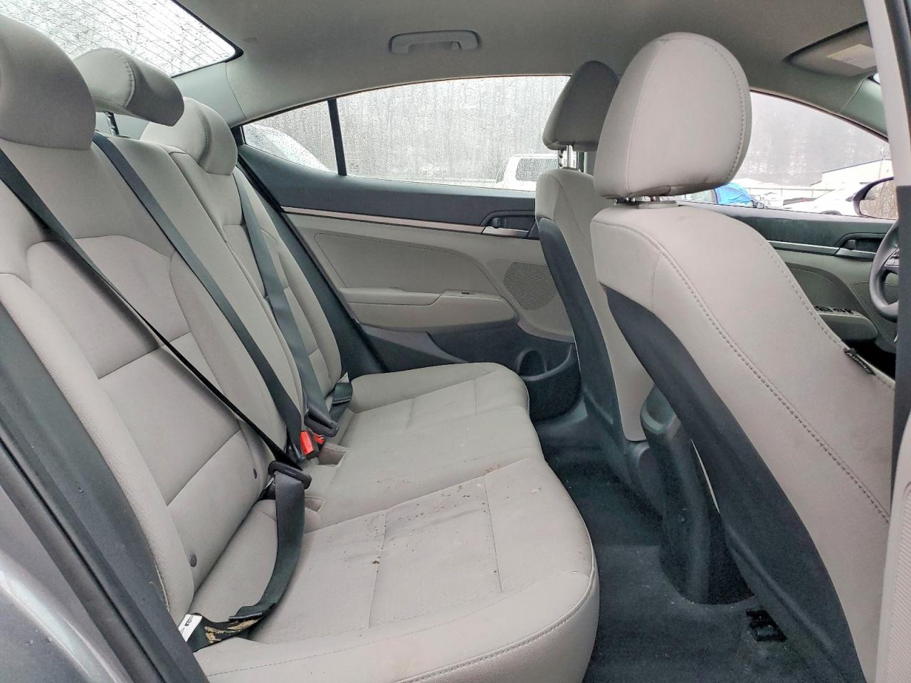 2018 HYUNDAI ELANTRA SE photo 10