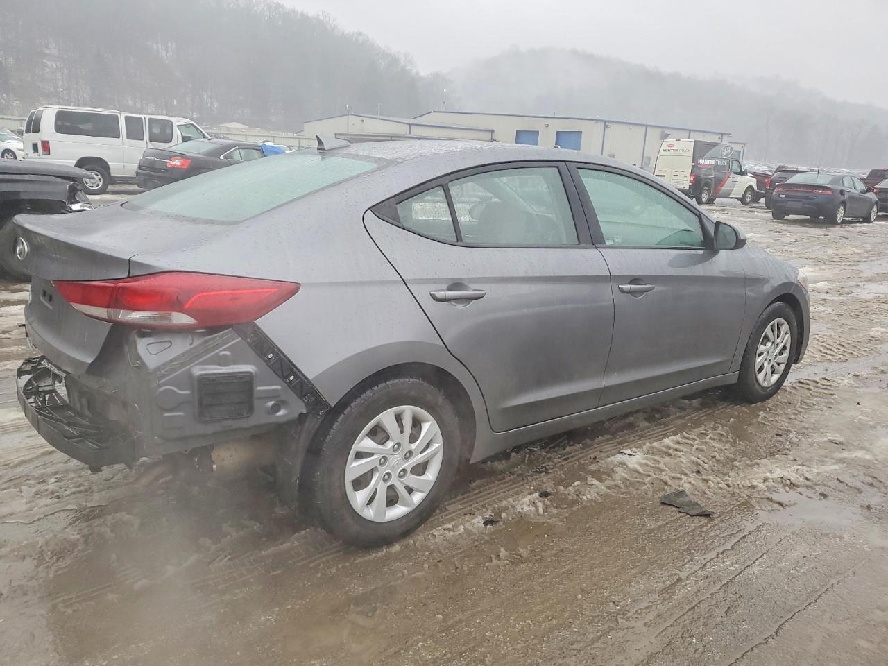 2018 HYUNDAI ELANTRA SE photo 3