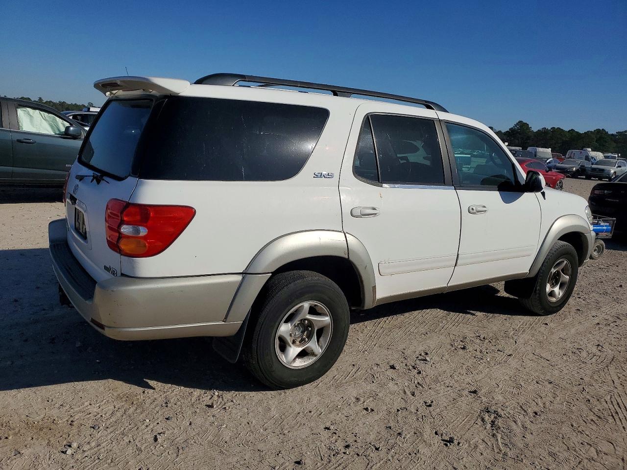 2002 TOYOTA SEQUOIA SR5 photo 3