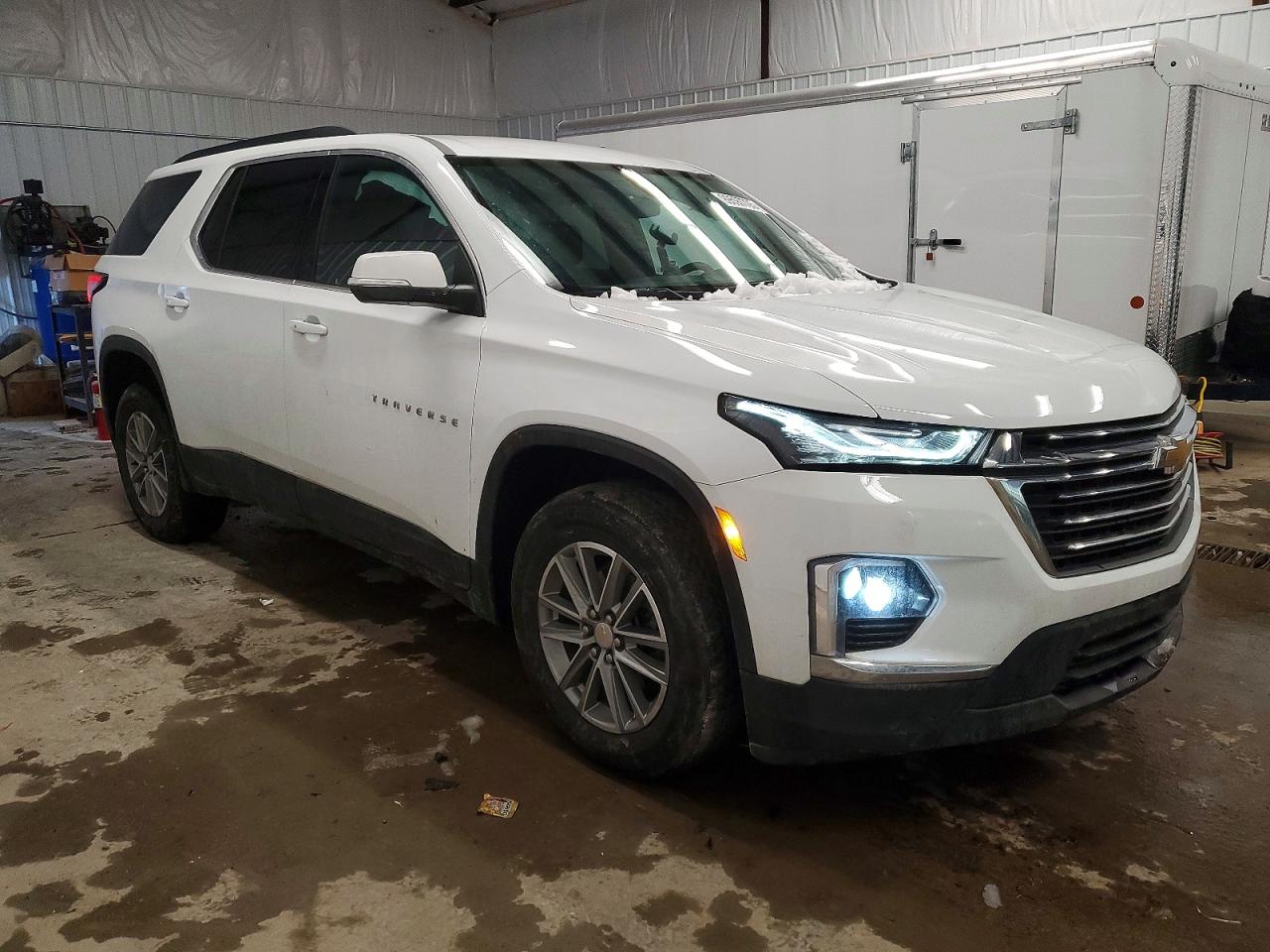 2023 CHEVROLET TRAVERSE LT photo 4