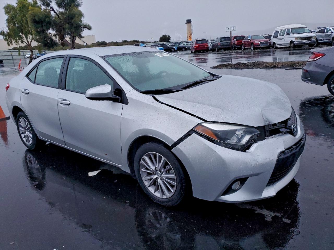 2014 TOYOTA COROLLA L photo 4