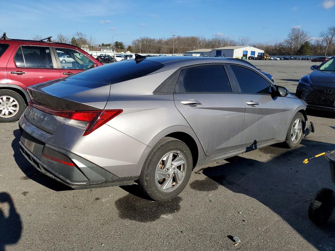 2024 HYUNDAI ELANTRA SE photo 3