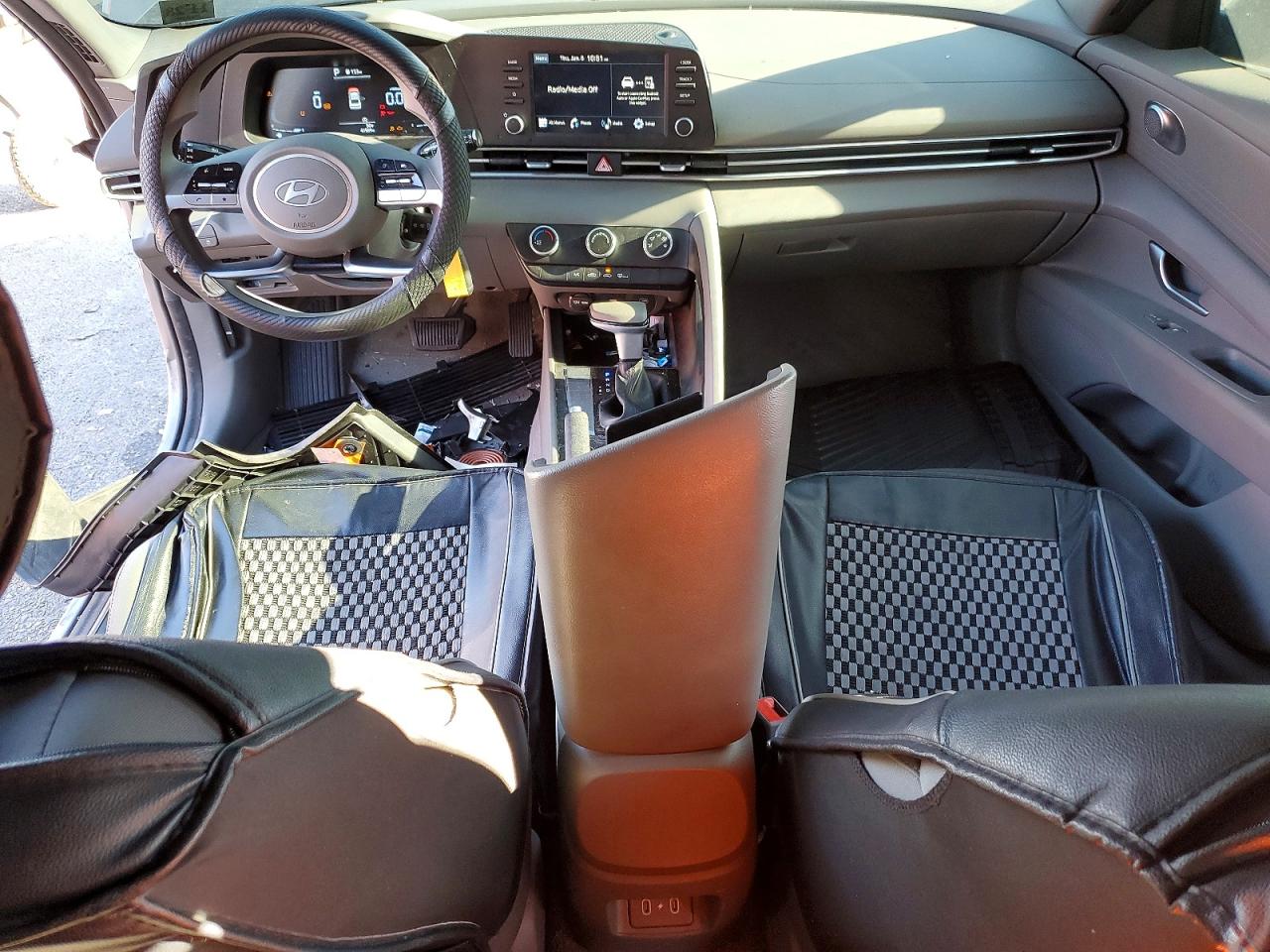 2024 HYUNDAI ELANTRA SE photo 8