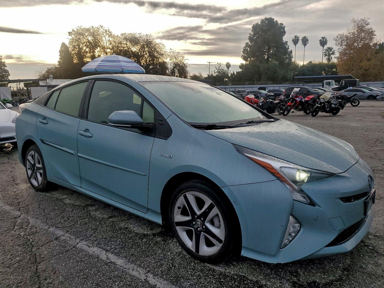 2018 TOYOTA PRIUS photo 4