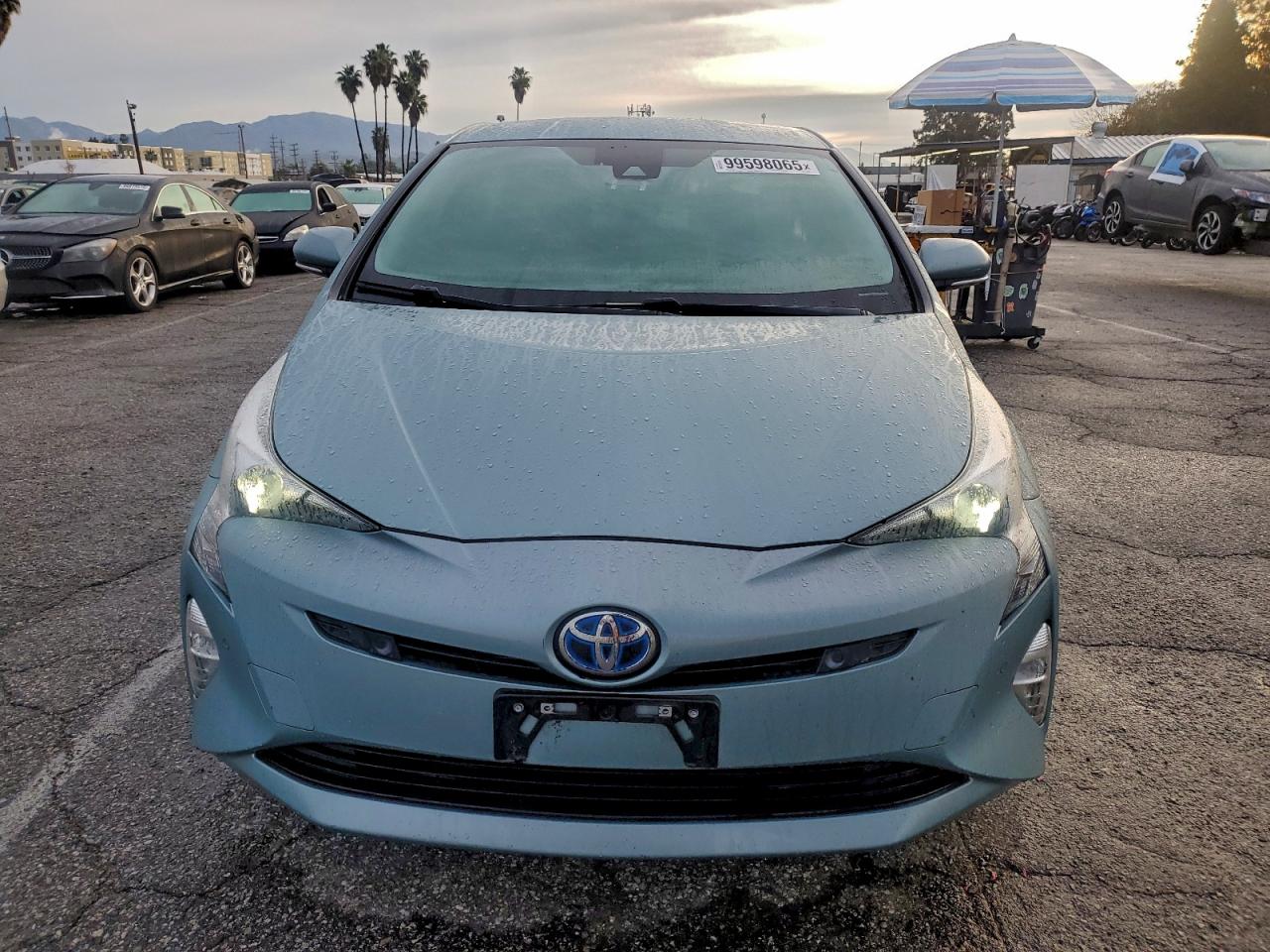 2018 TOYOTA PRIUS photo 5