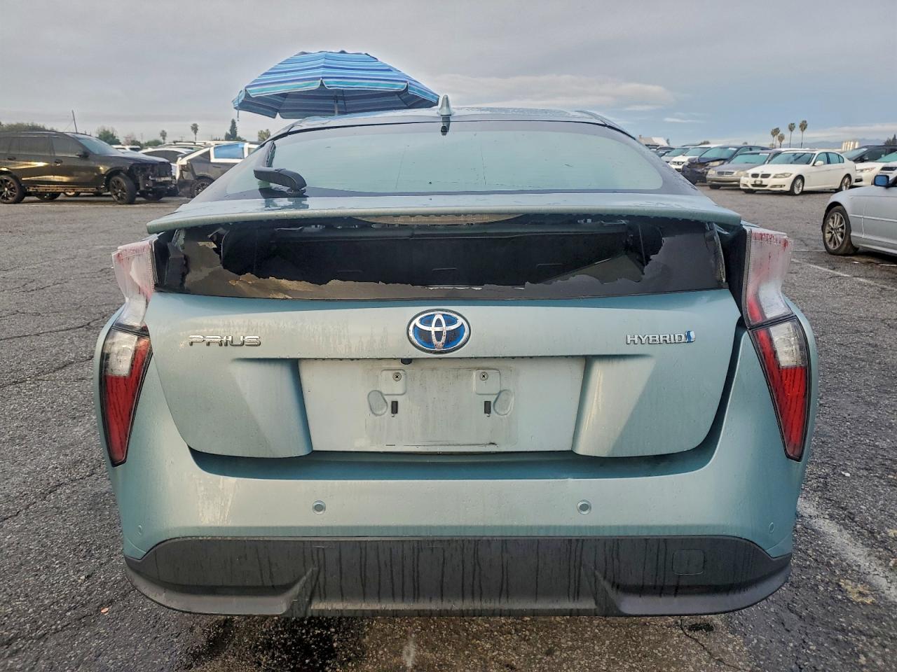 2018 TOYOTA PRIUS photo 6