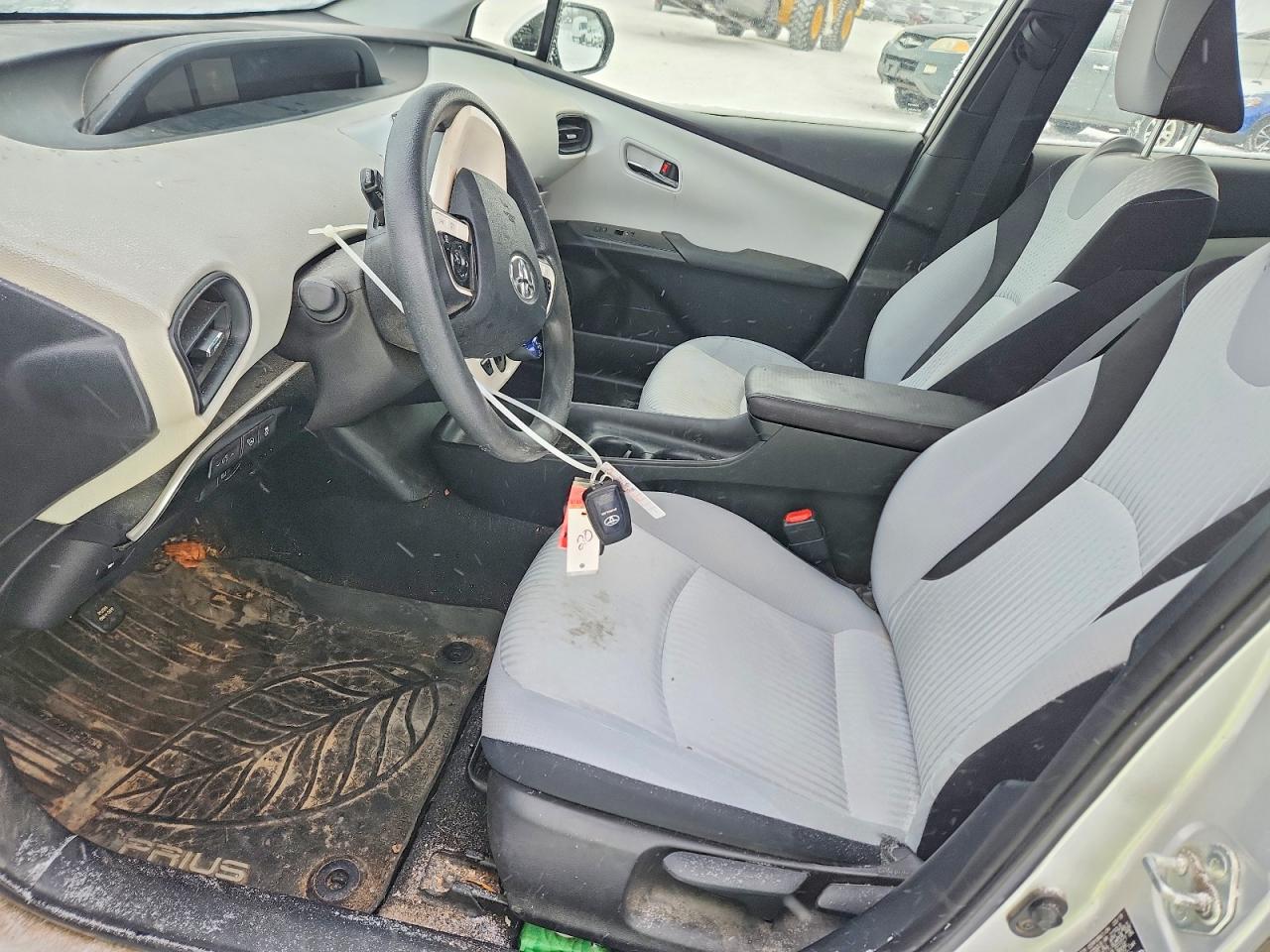 2018 TOYOTA PRIUS photo 7