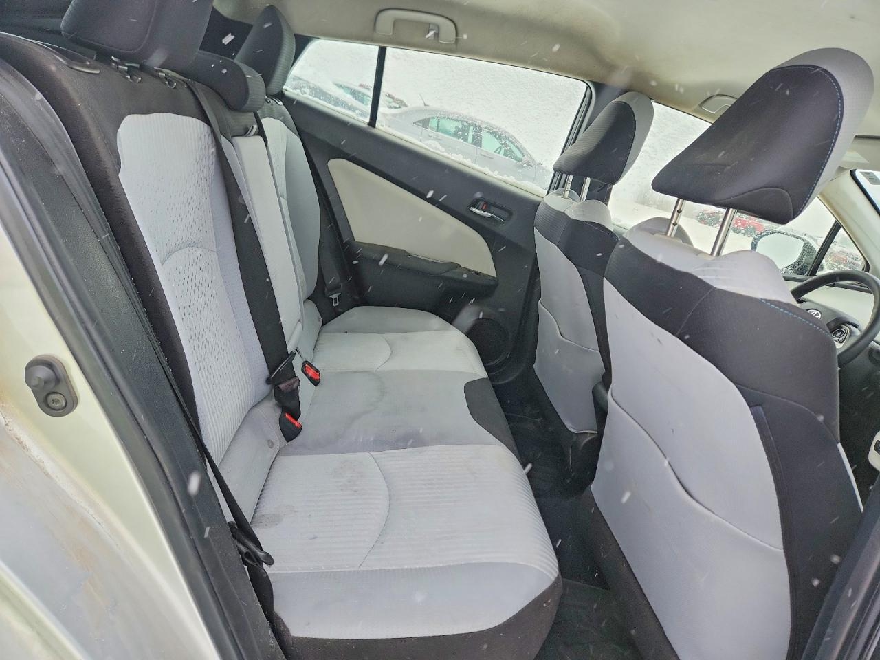 2018 TOYOTA PRIUS photo 10