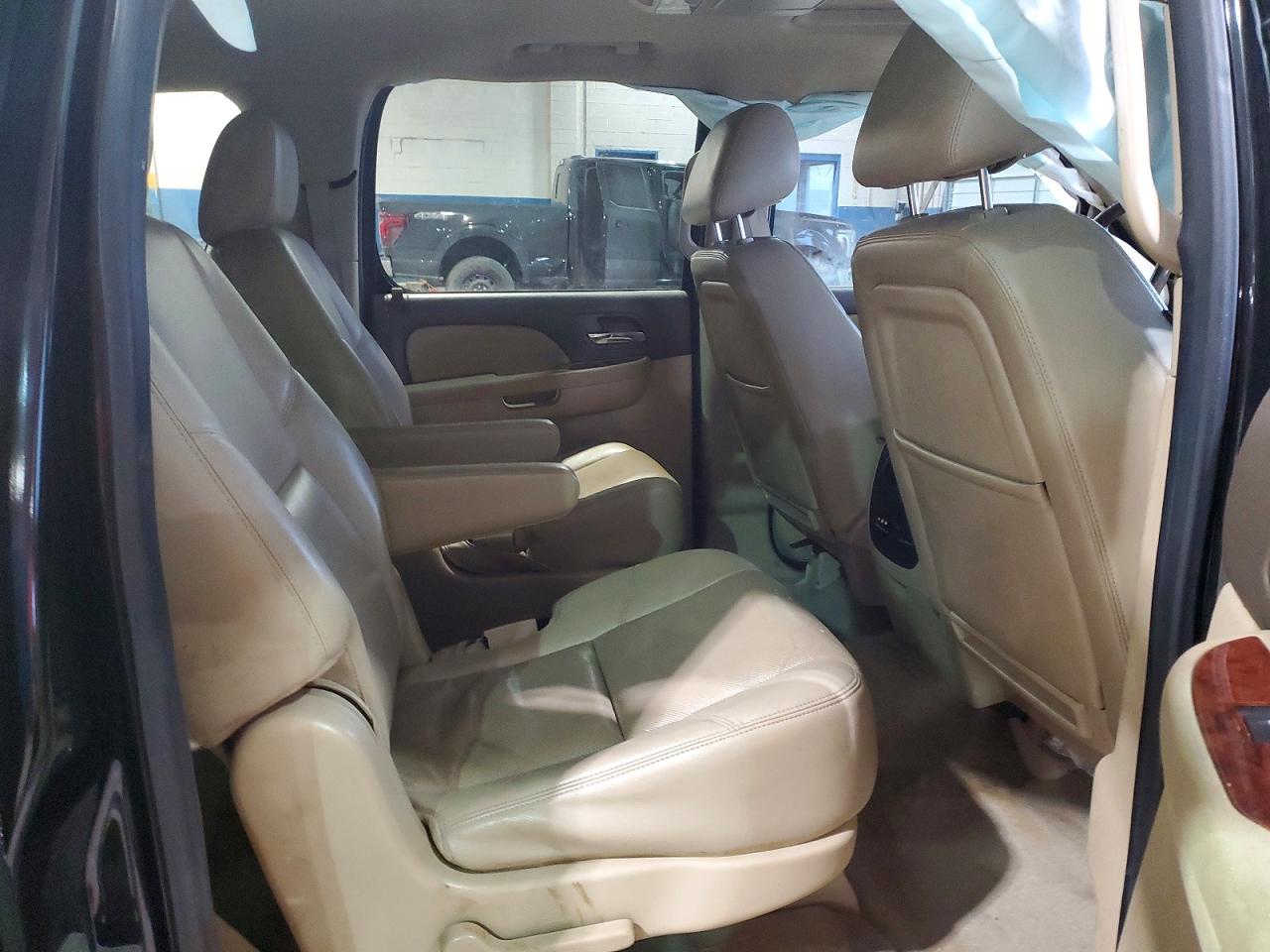 2012 CHEVROLET SUBURBAN K1500 LTZ photo 11