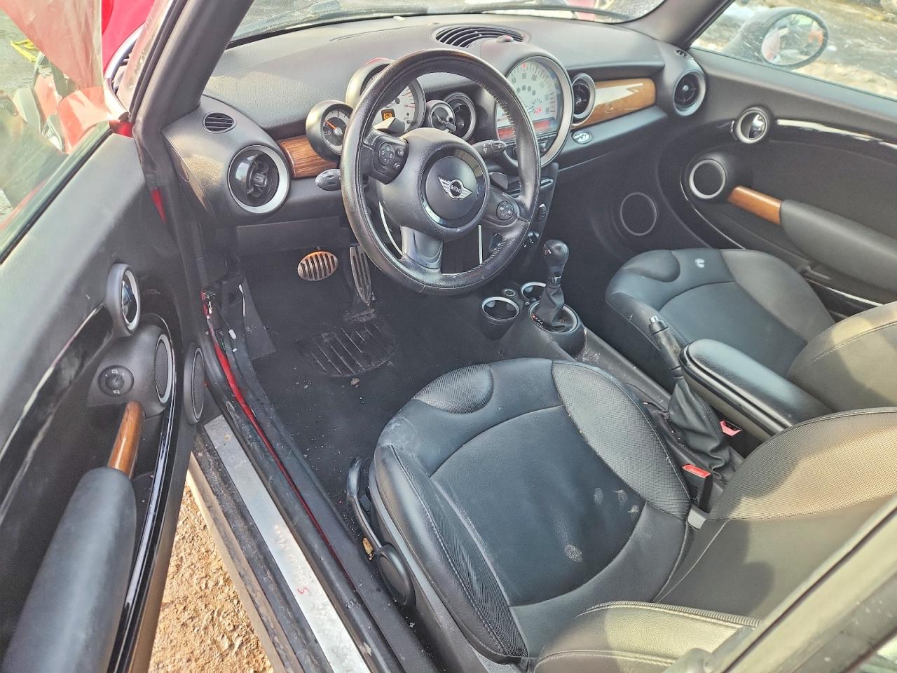 2012 MINI COOPER S photo 15