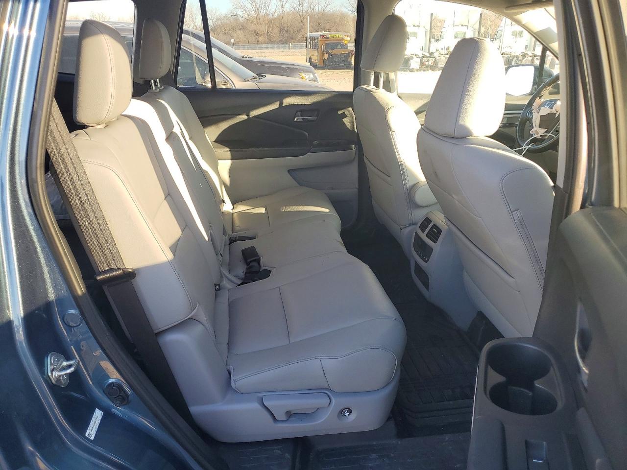 2016 HONDA PILOT EXL photo 11