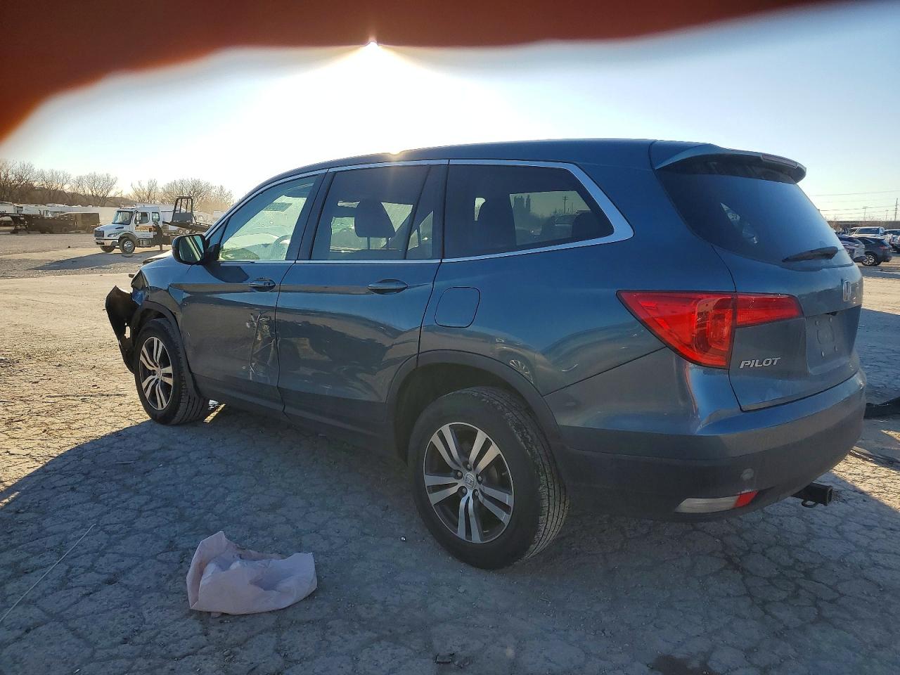 2016 HONDA PILOT EXL photo 2