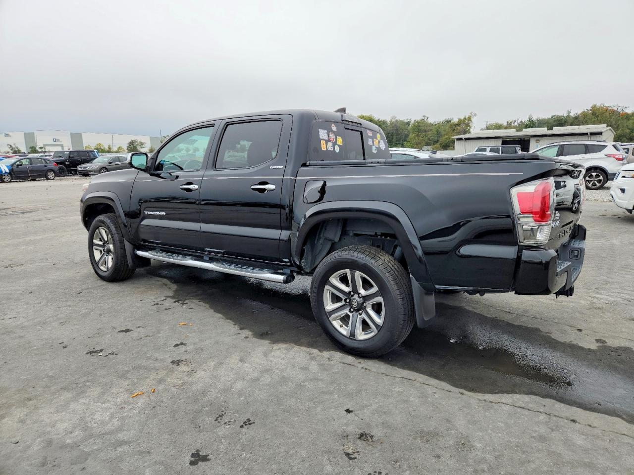 2017 TOYOTA TACOMA DOUBLE CAB photo 2